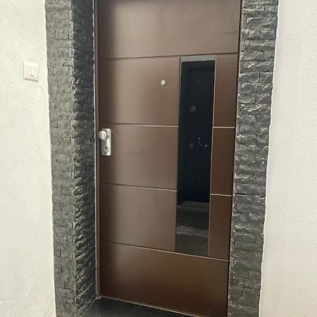 Leonard'S Apartment Durres Bagian luar foto